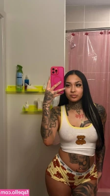 briani_arlyn [ briani-arlyn ] - going to be doing some dares while i m on this flight  send me ur
