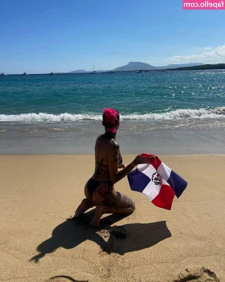 briani_arlyn [ briani-arlyn ] - I slammed that trap ass so hard  the hardest I ve ever took a dildo 