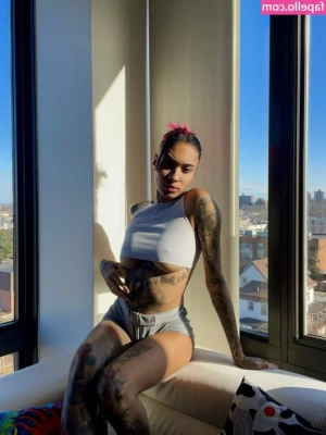 briani_arlyn [ briani-arlyn ] - Morenaso de fuego