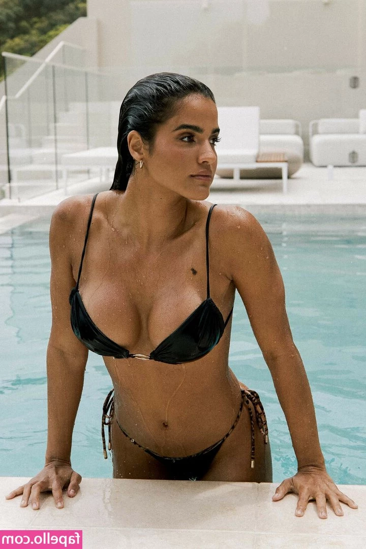 Julia Muniz Robinson [ julia-muniz-robinson ] - Who doesn t like a bit of grinding