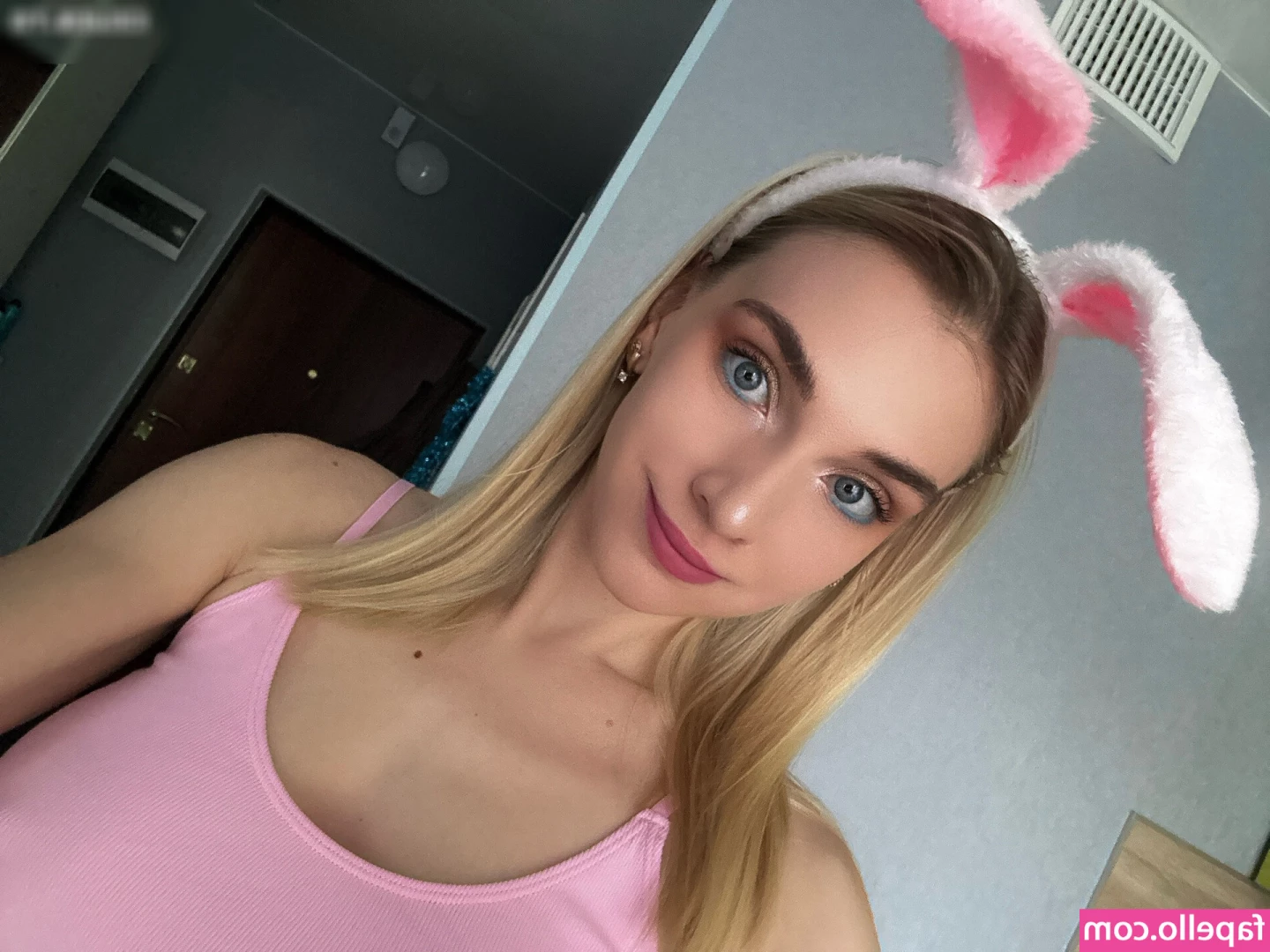Sweetiebelle - bc you guys seem to like my ass so much haha