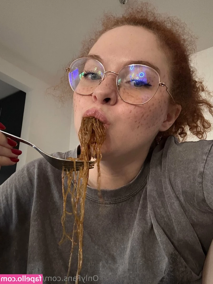 yummypie - Lollipop lollipop oh lollllllllliPOP  Cum watch me eat my sucker   yum