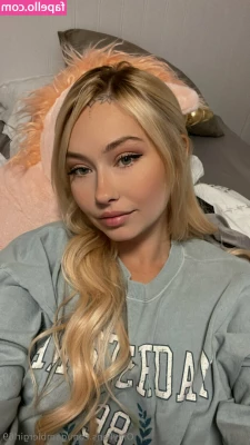 gamblergirlof - Hunnnn  it s just the two of us this morning and I AM VERY HORNY  