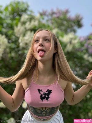 Eva Barbie [ eva-barbie ] - Teasing you with my strap on and feet