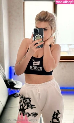 roxy_blakee [ roxy-blakee ] - Hola  sígueme