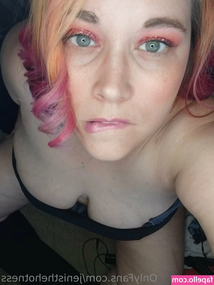 jenisthehotness - I do love some bathroom fun