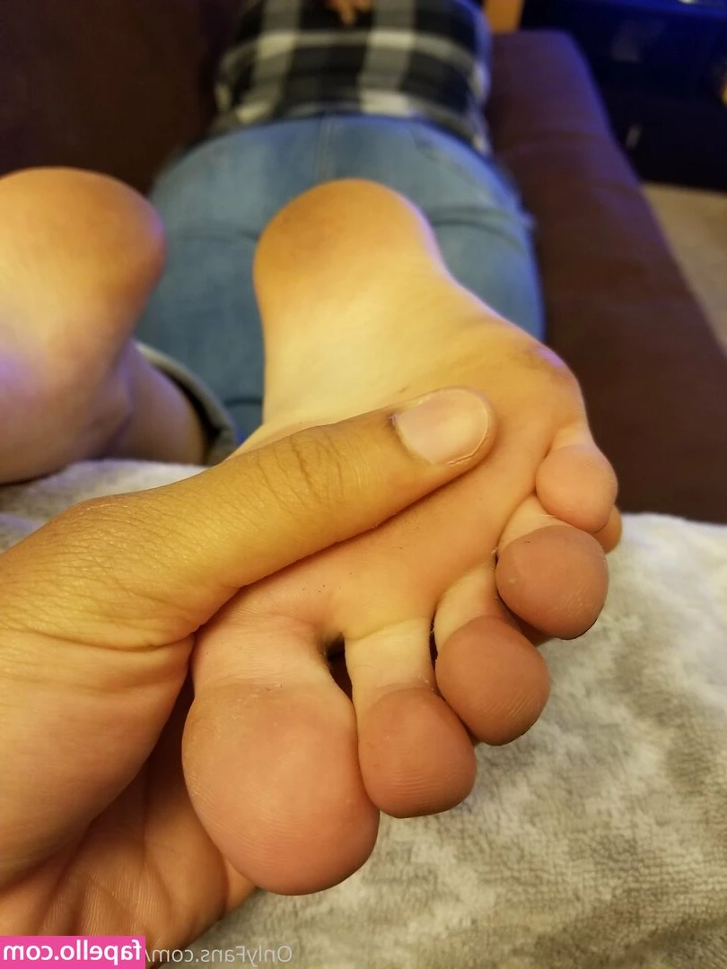 magnumcarta - Little cutie  uhananoyumee wants to be punished  This angel will give