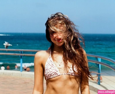 Isabel LaRosa [ isabel-larosa ] - Happiness looks gorgeous on me