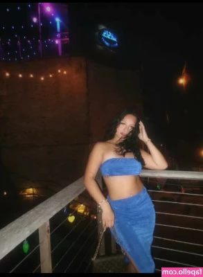 Aracelyanahiii - Went for a rave in a mesh boxers
