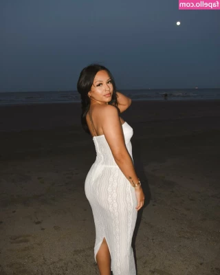 Aracelyanahiii - Roses are red  violets are blue  If you don t subscribe to her