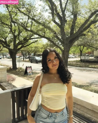 Aracelyanahiii - Would you let me climb on your dick    I promise it will be good