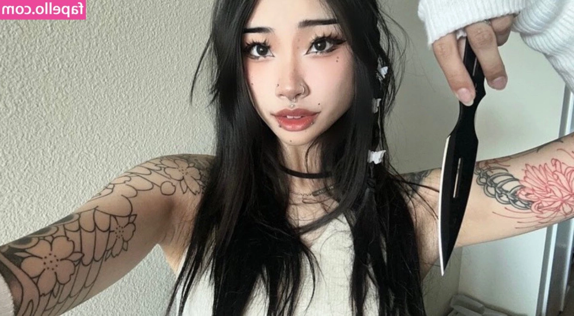 eggspringroll [ eggspringroll-2 ] - Lick my body up and down and bite my thigh 👅