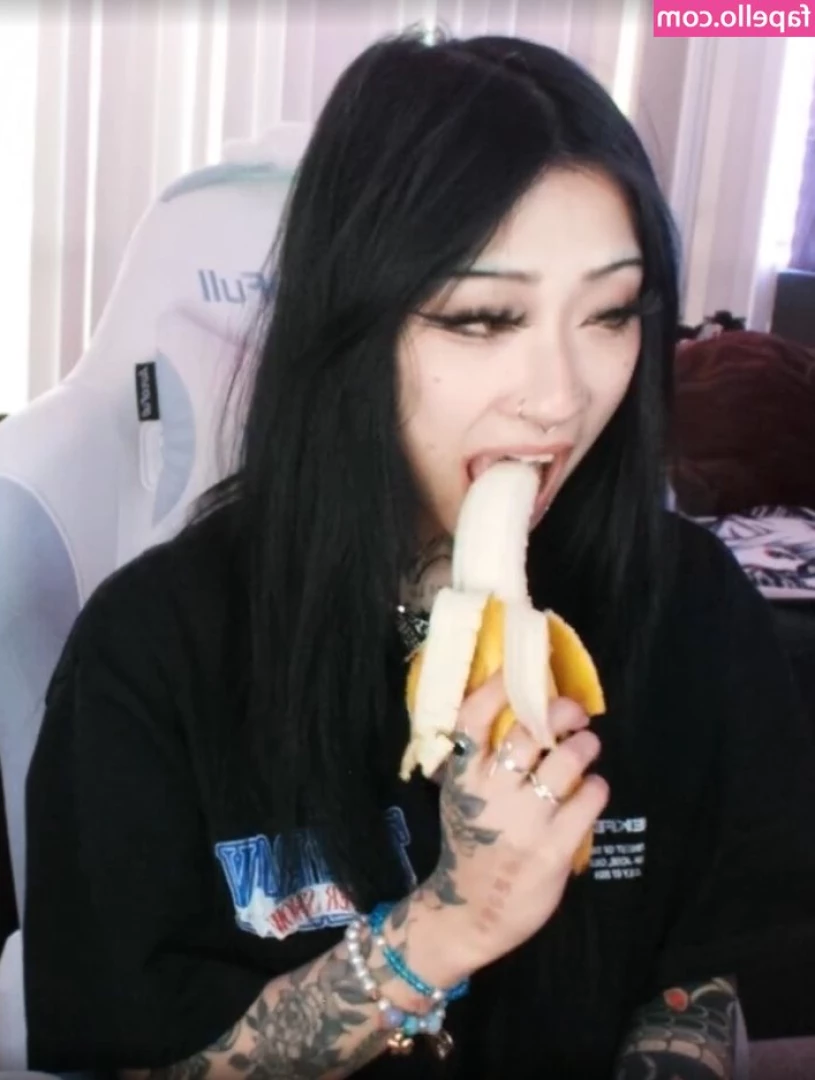 eggspringroll [ eggspringroll-2 ] - Wanna watch? 😳🤤