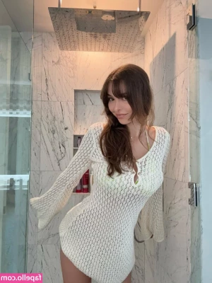 Sophie Mudd [ sophie-mudd-123 ] - Stroking my fat cock and playing with my hole before bed, enjoy 😊