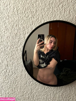 Aranzasinte - Making you horny and making you smile are my two favorite things 😈