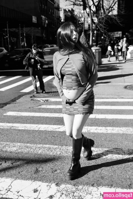 Esther Povitsky [ esther-povitsky ] - Back from my holidays   who wants the whole pic