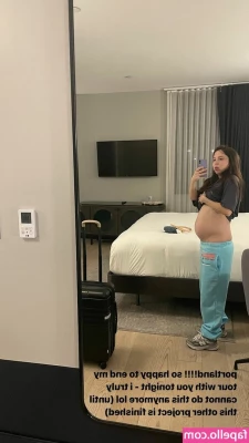 Esther Povitsky [ esther-povitsky ] - Sneak peak at a new set 🥺🌸