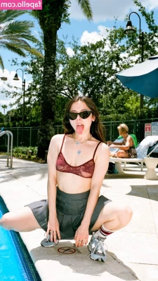 Esther Povitsky [ esther-povitsky ] - Daily selfie