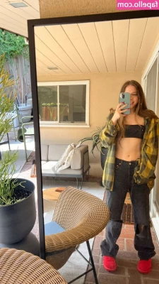Esther Povitsky [ esther-povitsky ] - see my new pictures in a wet T-shirt, my breasts are completely