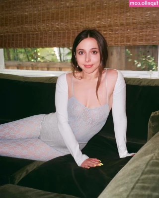 Esther Povitsky [ esther-povitsky ] - Hey all  So I m still trying to figure this out  But I have pictures 