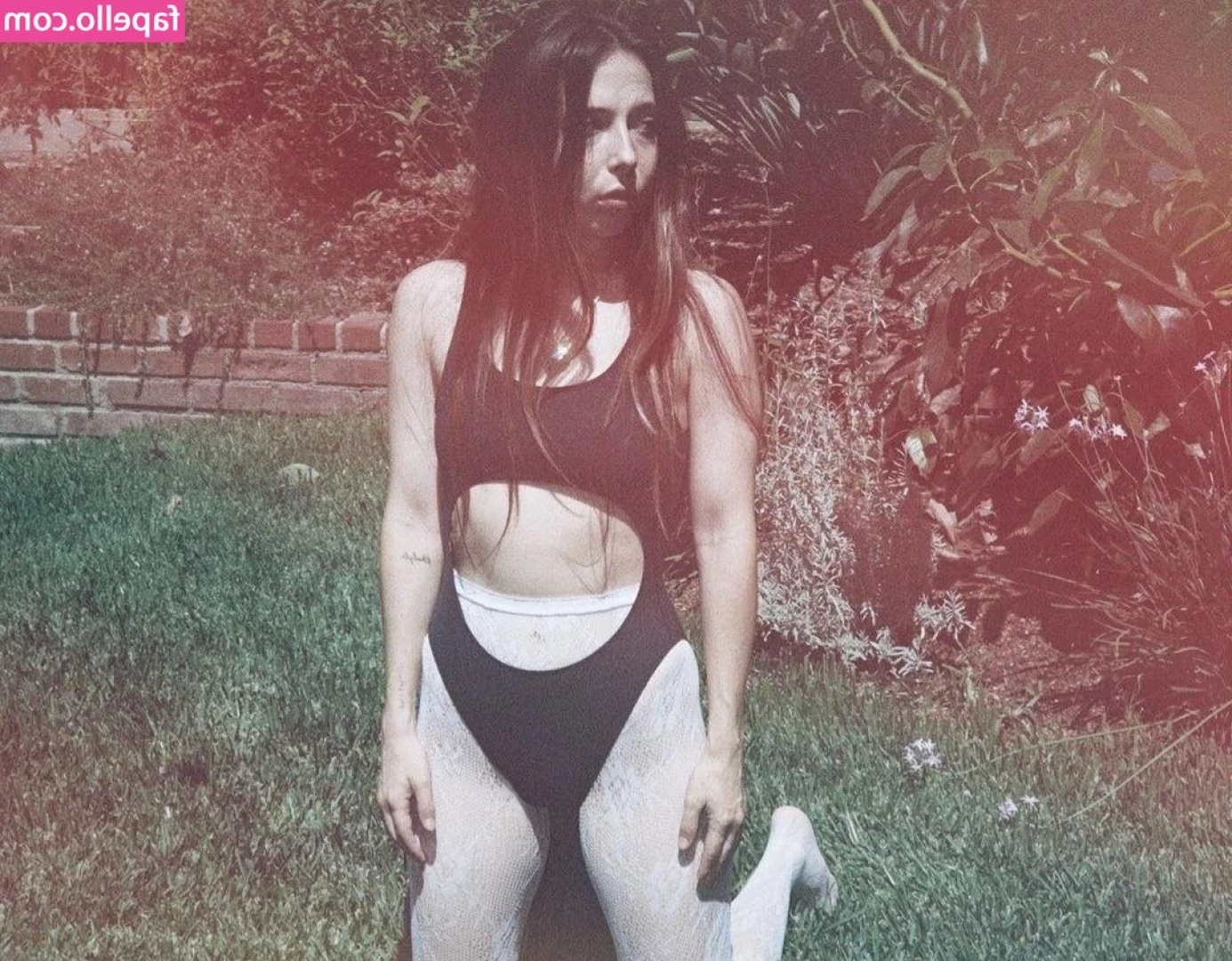 Esther Povitsky [ esther-povitsky ] - It s beach day and I m ready are you