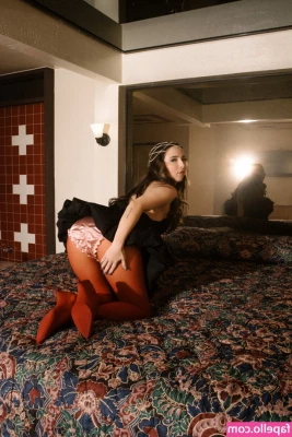 Esther Povitsky [ esther-povitsky ] - i love chocolate so much🐍🐍♠️