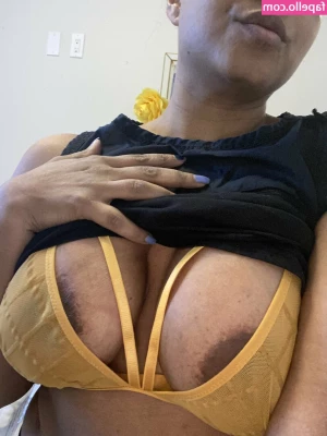 Sinnamon Love [ sinnamon-love ] - Leather makes you weak
