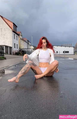 Mara Fürnberg [ mara-frnberg ] - My last special day for this special weekend🎁. CUM and play with