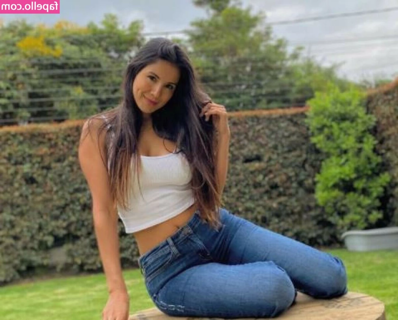 Caterin Escobar [ caterin-escobar ] - You know you want to zoom it 😏  Go on, do it 😈