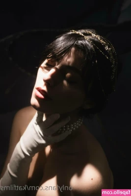 Kat Cabaret [ kat-cabaret ] - Tips get you the uncovered photo