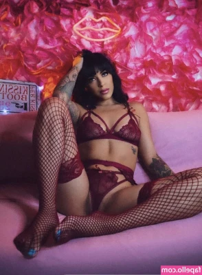 Mia Martinez [ mia-martinez ] - Can I make you breakfast