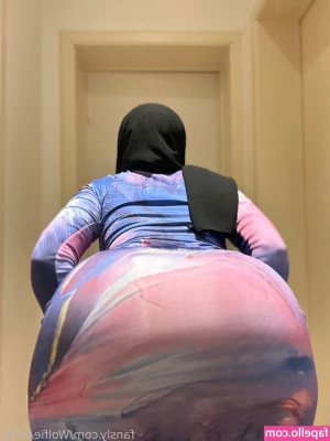 WolfieAisha - Stream started at 04/10/2022 06:00 pm