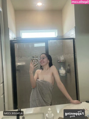 Catlyn Crespo [ catlyn-crespo-1 ] - A cute lil strip video in my PJs 💖 I thought about sending this as