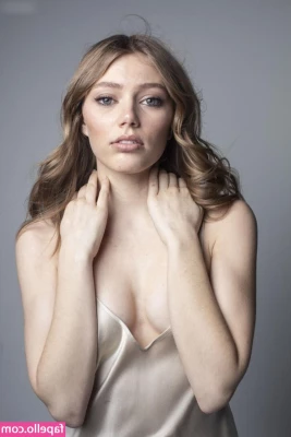 Grace Van Dien [ grace-van-dien ] - The way this feels against my bare skin