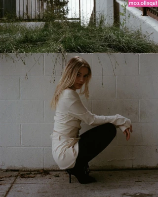 Grace Van Dien [ grace-van-dien ] - Tír na nog is my favorite song bc it makes me feel like a Celtic
