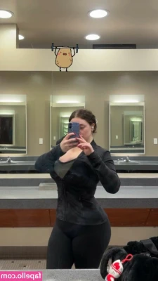 _Laura.jo [ laura-jo ] - New Jeans! I always try on clothes before buying. I like to make