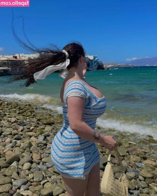 _Laura.jo [ laura-jo ] - hello  welcome to my page  lt 33