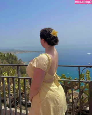 _Laura.jo [ laura-jo ] - happy titty tuesday from yoür favorite teeny titty titty committee