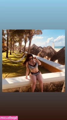 _Laura.jo [ laura-jo ] - While my car is getting an oil change