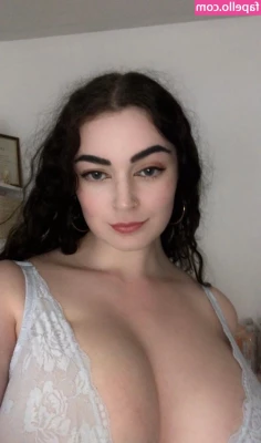 _Laura.jo [ laura-jo ] - Take notes on my tongue action