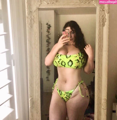 _Laura.jo [ laura-jo ] - Look at all that ass  plus I am getting my mouth ready for some fun
