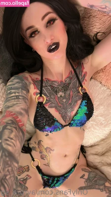 Avrora_sg [ avrora-sg ] - Blue hair or black