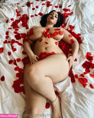 Zina Hadid [ zina-hadid ] - Nude pic custom pics 5   10 pics only for you
