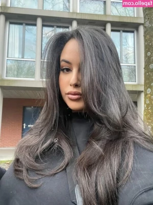 Zina Hadid [ zina-hadid ] - want a lil peek