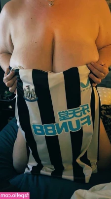 Busty Von Tease [ busty-von-tease-1 ] - Good night Y'all! 😘