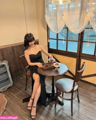 Sandykaka 珊迪 [ sandykaka ] - Did you ever think you would be this turned on by a little fox  Watch