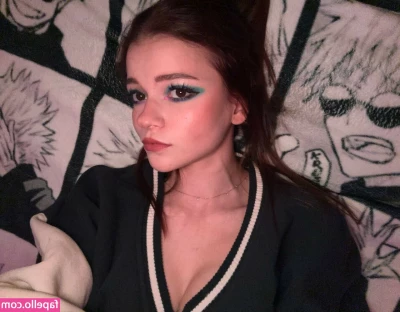 Lorinefairy - Hubs always takes me to the toy store when we go on vacation   Tell