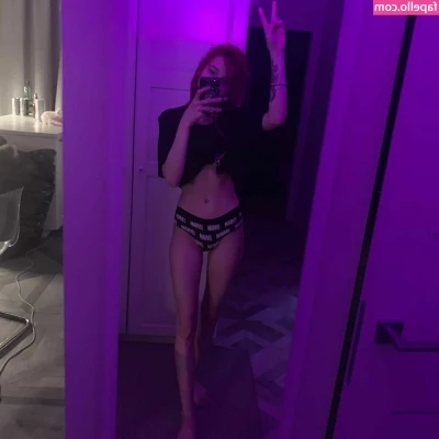 Lorinefairy - Who wants a topless pic