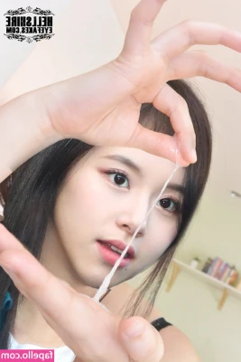 Chaeyoung - why do I always want to misbehave at the tanning salon? 🙈
