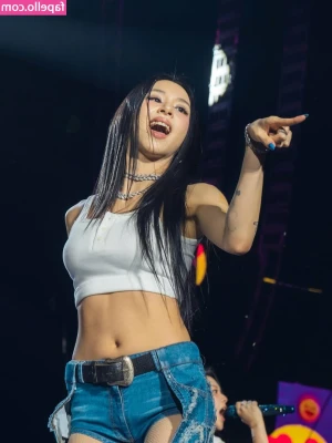 Chaeyoung - Bare 🥰
